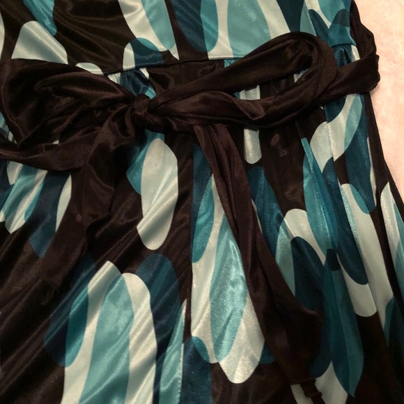 Le château Prom dress wore one time - Picture 6 of 6